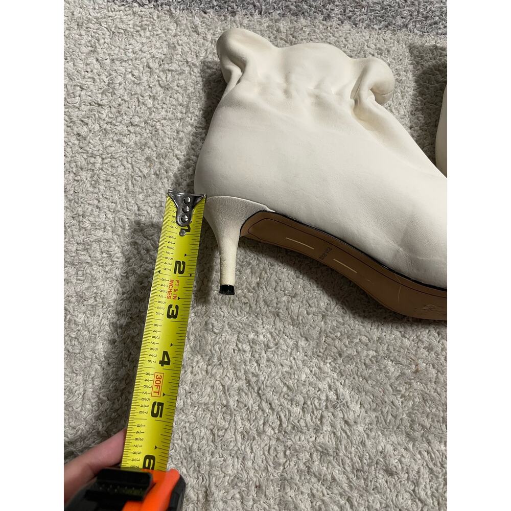 Dolce Vita Womens Sz 10 Rain Ankle Boot White Leather Pull On Ruched Pointed Toe - Picture 12 of 15